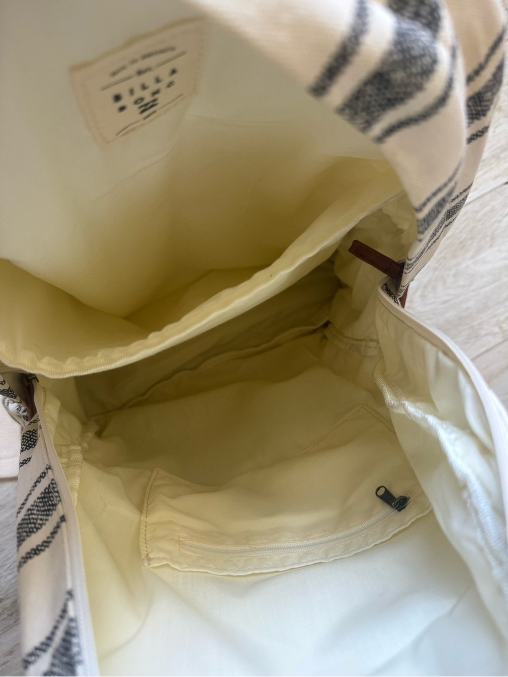 Billabong Cream & Black Striped Canvas Backpack with Brown Base - Picture 4 of 6